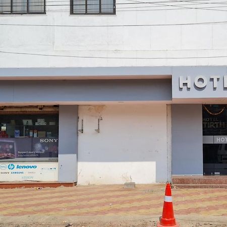 Hotel Tirth Ankleshwar Eksteriør billede