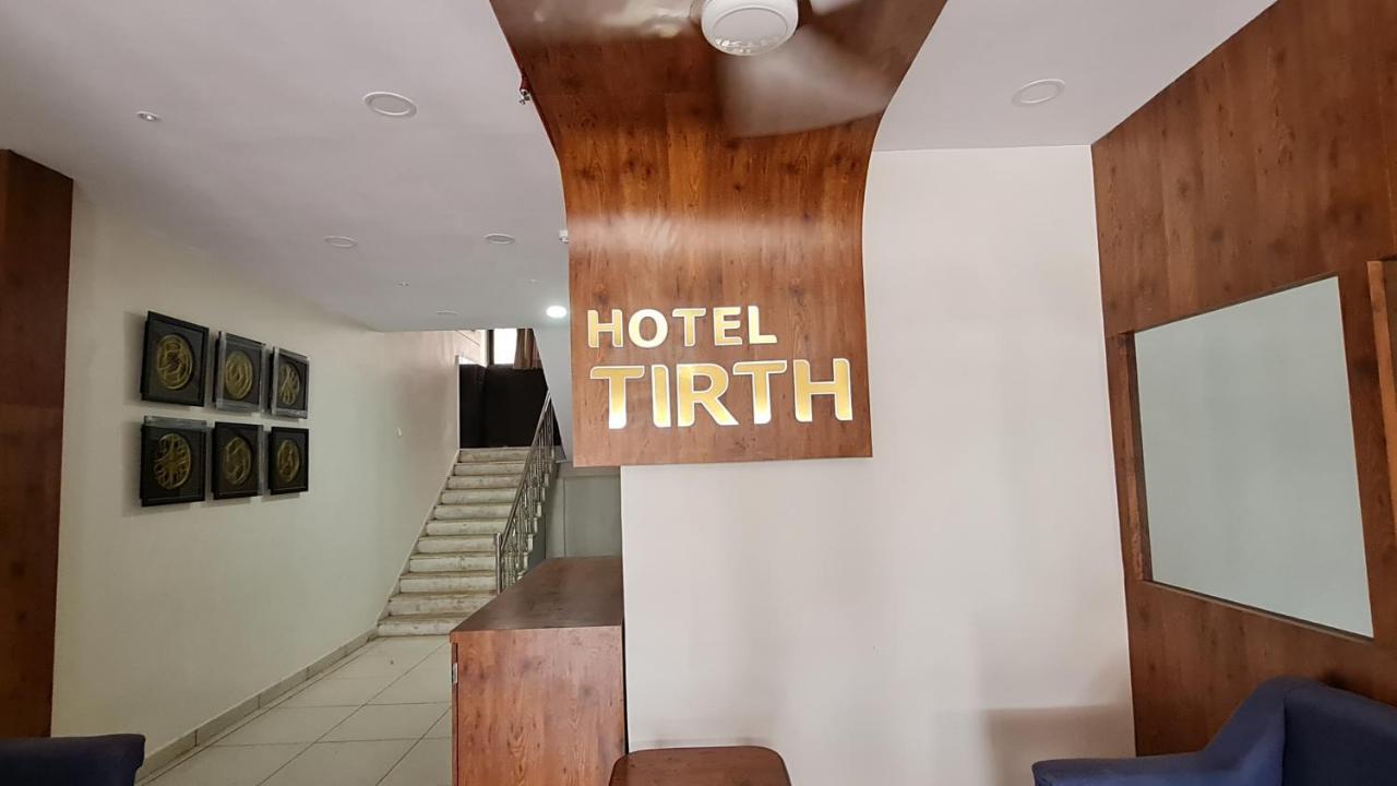 Hotel Tirth Ankleshwar Eksteriør billede