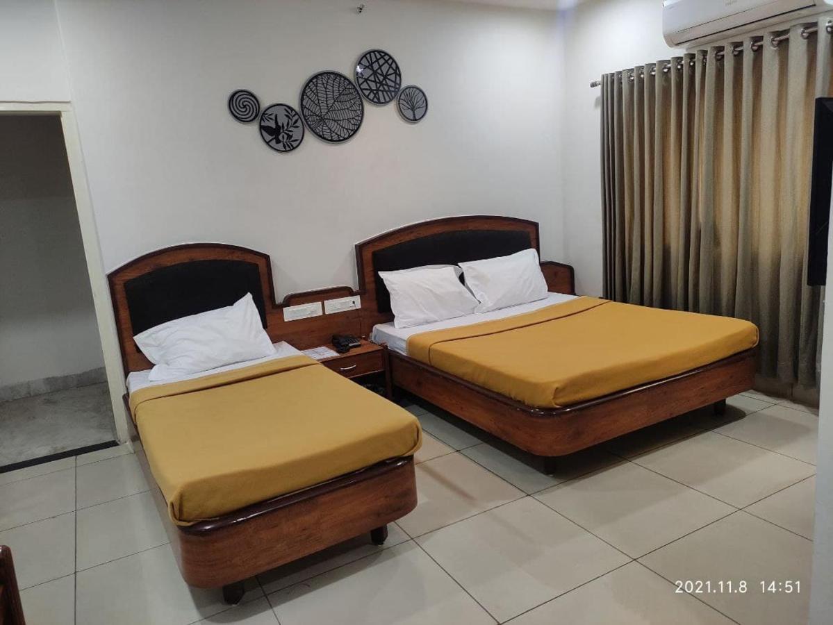 Hotel Tirth Ankleshwar Eksteriør billede