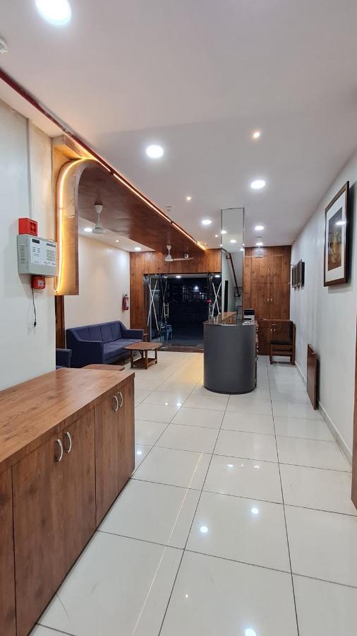 Hotel Tirth Ankleshwar Eksteriør billede