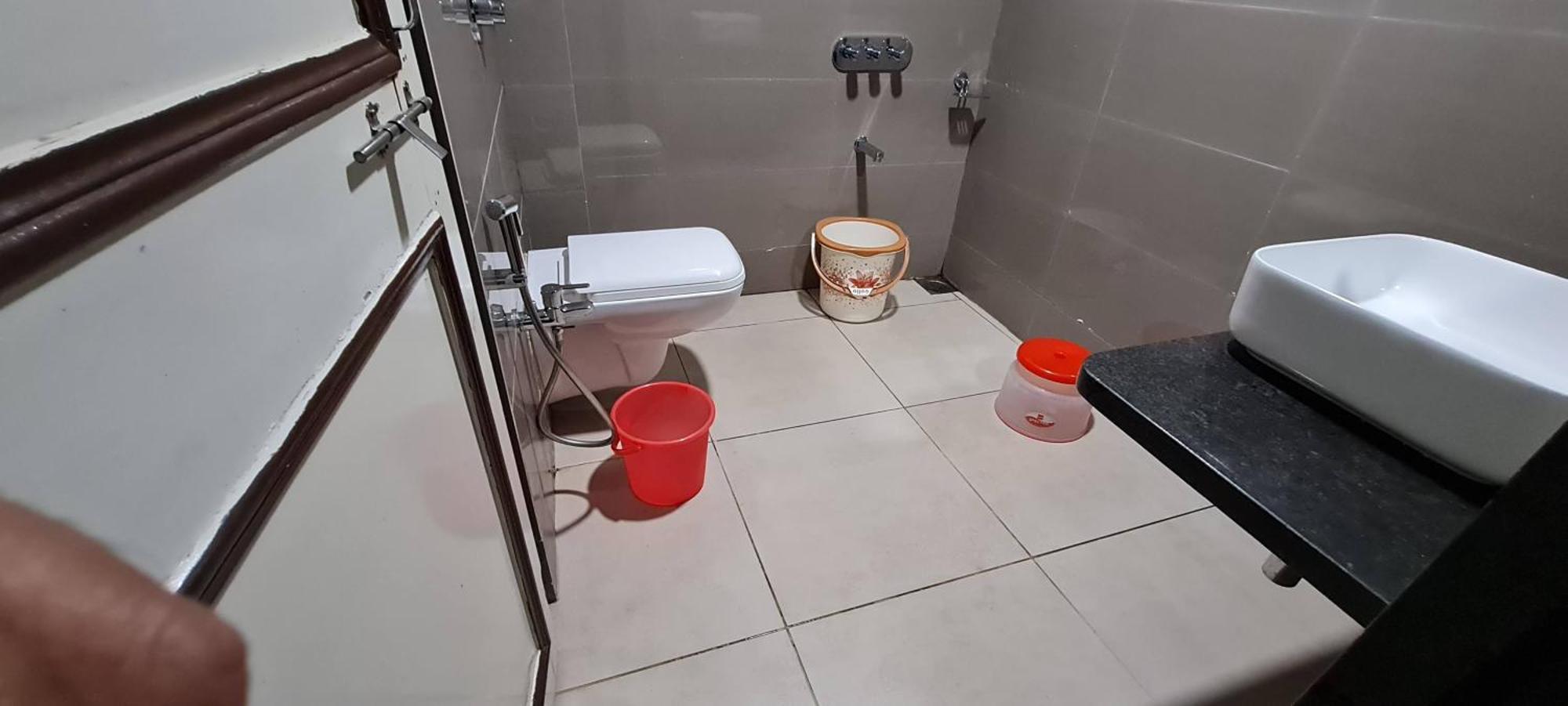 Hotel Tirth Ankleshwar Eksteriør billede