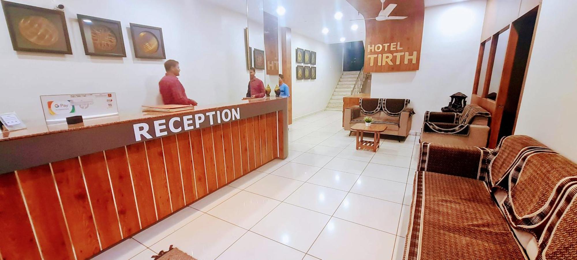 Hotel Tirth Ankleshwar Eksteriør billede